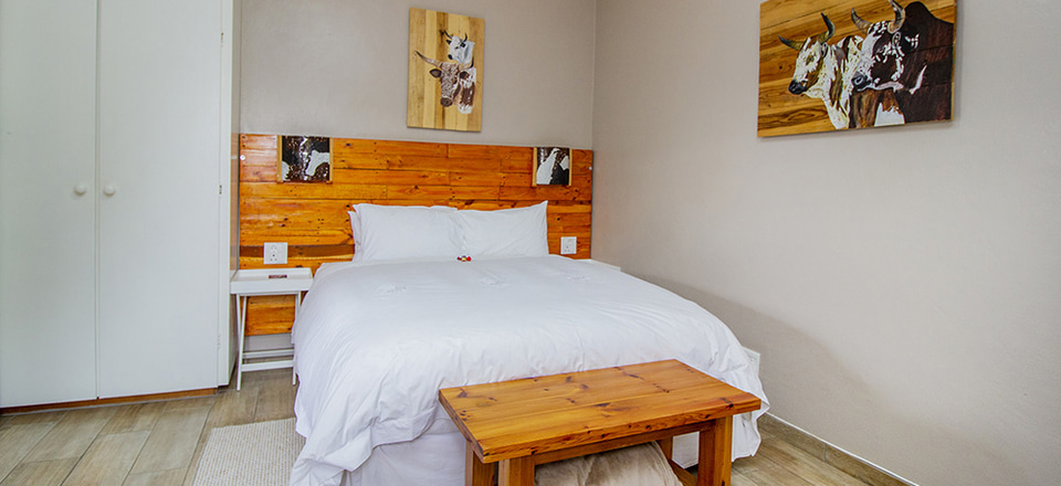 Warm Welcomes: Embrace Tranquility in Bredasdorp