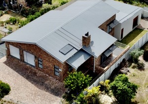 R2,395,000: 3 Bedroom House For Sale in De Kelders