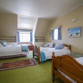 Main Bedroom Sleeps Four - Holte vir die Voet Akkommodasie - Xplorio™ Gansbaai