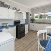 Volunteer's House Kitchen - White Shark Projects - Xplorio™ Gansbaai