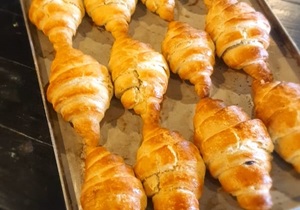 Sit-Down Menu for Breakfast and Lunch