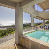 Sea View - Whale Waters Self Catering Lodge - Xplorio™ Gansbaai