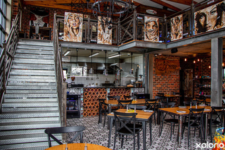 pringle_bay_rooi_els_coffee_shop_gossip_corner_art_for_sale_copy_1__1682489051