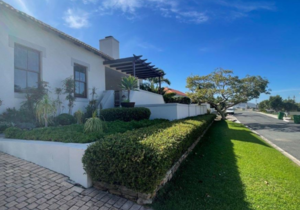 4 Bedroom House to Rent in Berghof - R5,000 per day