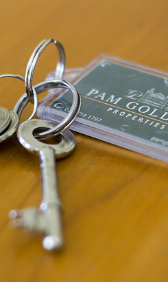 villiersdorp_realestate_agent_pam_golding_house_keys_1685443996