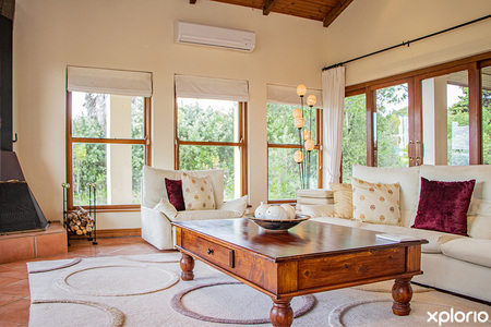 stanford_accommodation_bellavista_country_place_sunbird_livingroom_1__1685449158