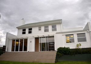 4 Bedroom House for Sale in Theewaterskloof: R2,850,000