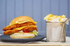 theewaterskloof_things_to_do_theewaterskollf_golf_club_double_chicken_and_cheese_burger_1687250321