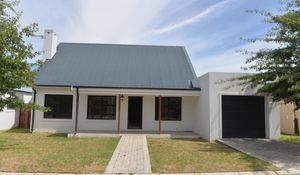 3 Bedroom House for Sale in Villiersdorp: R2,150,000