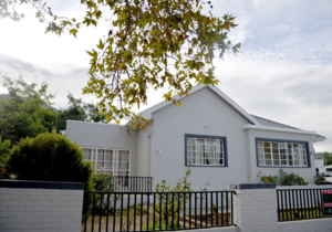 3 Bedroom House for Sale in Villiersdorp: R1,600,000