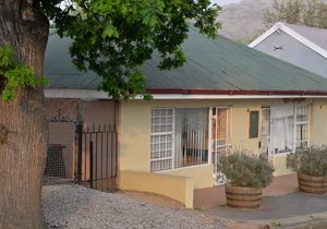 3 Bedroom House for Sale in Villiersdorp: R1,400,000