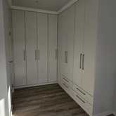 White Alpine Wood Grain Finishes in Bedroom - Overstrand Kaste - Xplorio™ Kleinmond 
