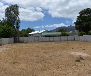 887 m² Residential Vacant Land for Sale in Villiersdorp: R535,000