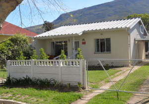 2 Bedroom House for Sale in Villiersdorp