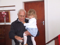 Oupa Dirk van Dyk doop sy ‘Duitse’-kleindogter