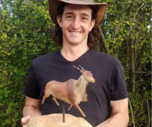 Meet Artist Nelis Singles