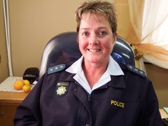 Kaptein Gerda Groenewald neem leisels vir tweede keer oor