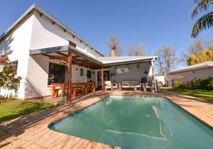 3 Bedroom House for Sale in Villiersdorp: R2,900,000