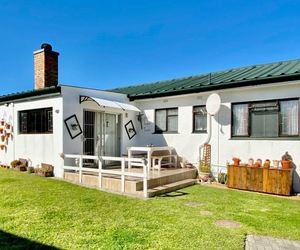 4 Bedroom House for Sale in Perlemoenbaai: R2,580,000 