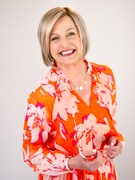 Professional Headshots of Elsa Winckler by Monette Grobler