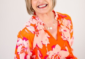 Professional Headshots of Elsa Winckler by Monette Grobler