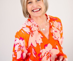 Professional Headshots of Elsa Winckler by Monette Grobler