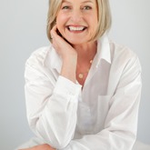 Professional Headshots of Elsa Winckler by Monette Grobler - Monette's Bridal Studio - Xplorio™ Kleinmond