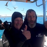 Happy Divers - Cape Shark Adventures - Xplorio™ Gansbaai