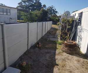 Vibracrete Wall Installation in Franskraal