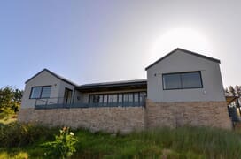 3 Bedroom House for Sale in Theewaterskloof: R5,300,000
