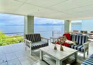 6 Bedroom House for Sale in De Kelders: R5,750,000