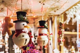 Actionable Examples for “Festive Visual Merchandising”