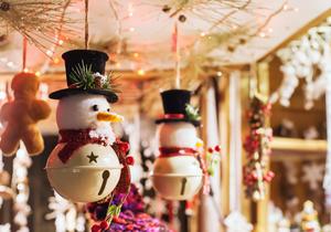Actionable Examples for “Festive Visual Merchandising”