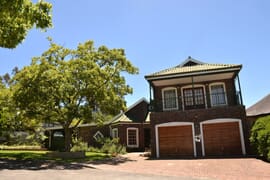 4 Bedroom House for Sale in Villiersdorp: R2,900,000