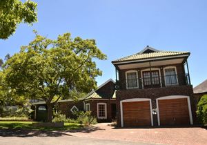 4 Bedroom House for Sale in Villiersdorp: R2,900,000