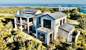 R5,200,000 | 4 Bedroom House For Sale in Pearly Beach