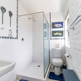 Whale Unit Bathroom - Amazing Grace B&B - Xplorio™ Gansbaai
