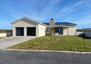 3 Bedroom House for Sale in Kleinbaai: R3,175,000