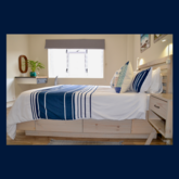 Main Bedroom 1 - Rest and Sea Self-catering - Xplorio™ Gansbaai
