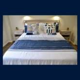 Main Bedroom 4 - Rest and Sea Self-catering - Xplorio™ Gansbaai