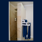 Main En-suite Shower - Rest and Sea Self-catering - Xplorio™ Gansbaai