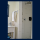 2nd En-suite - Rest and Sea Self-catering - Xplorio™ Gansbaai