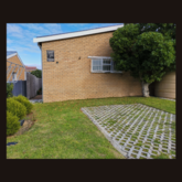 Guest Parking & Private Entrance - Rest and Sea Self-catering - Xplorio™ Gansbaai