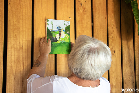 gansbaai_art_natalie_dominique_louw_art_painting_being_hung_1706602820