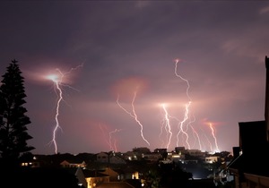 ‘Ongekende’ Donderslae en Weerligstrale