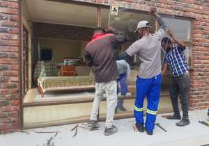 Kleinbaai Home: New Windows and Expert Building Work