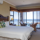 Gansbaai Room with Sea View - Whale Waters Self Catering Lodge - Xplorio™ Gansbaai