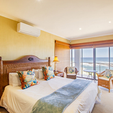 Gansbaai Room with Sea View - Whale Waters Self Catering Lodge - Xplorio™ Gansbaai