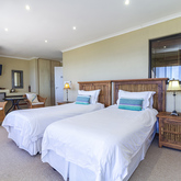Stanford Room - Whale Waters Self Catering Lodge - Xplorio™ Gansbaai