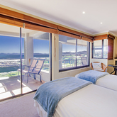 Stanford Room - Whale Waters Self Catering Lodge - Xplorio™ Gansbaai